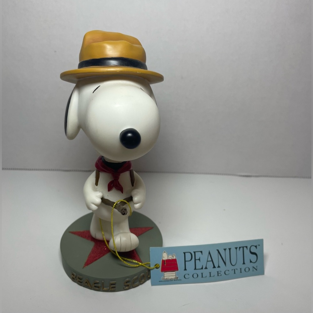 Peanuts Snoopy Beagle Scout Bobblehead 
Westland Giftware